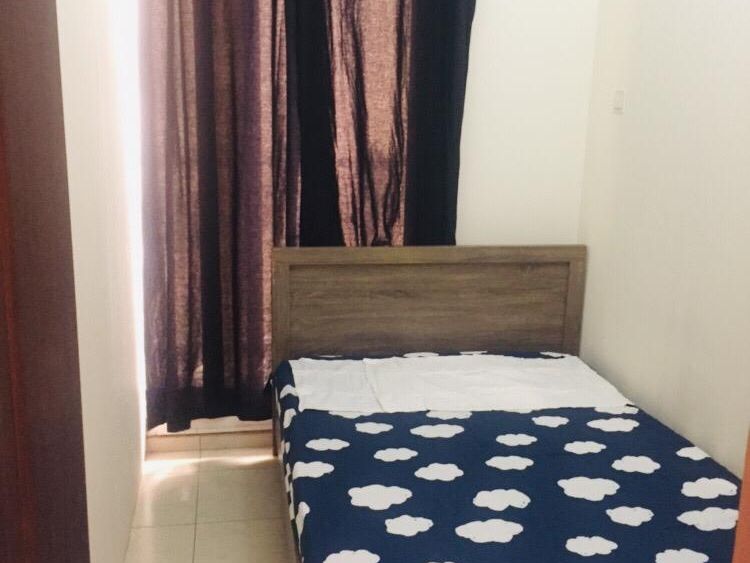 Partition room available for Singles or couples.